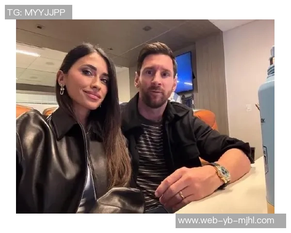 安东内拉分享与梅西温馨合照庆祝圣诞节幸福时刻 安东内拉分享与梅西温馨合照庆祝圣诞节幸福时刻